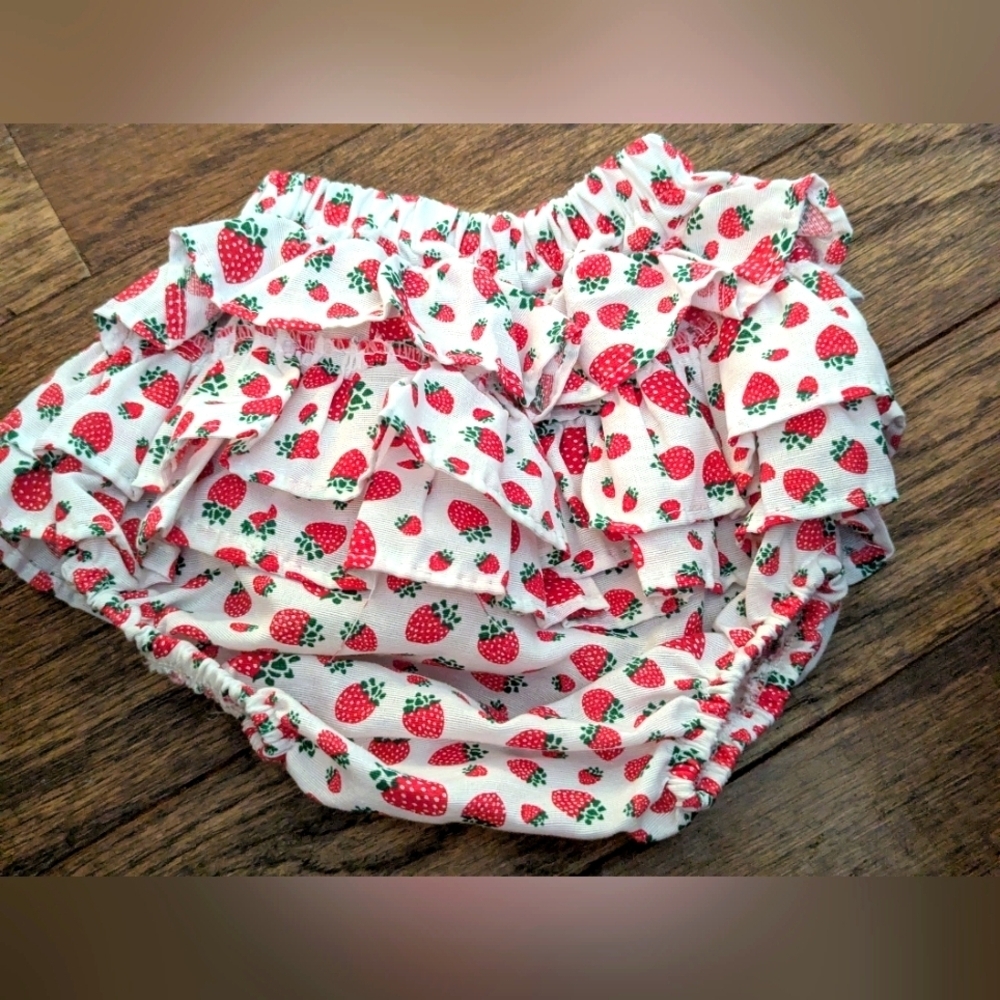 Strawberry Print Ruffled Baby Bloomers 0-12 Months